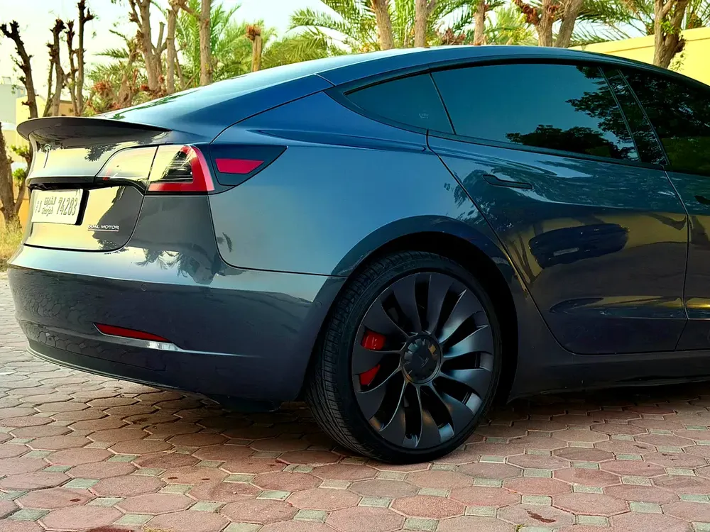 2023 Tesla Model 3 Performance ( GCC ) - Image 10