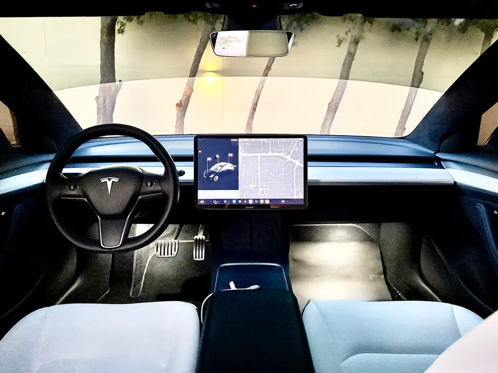 2023 Tesla Model 3 Performance ( GCC ) - Image 14