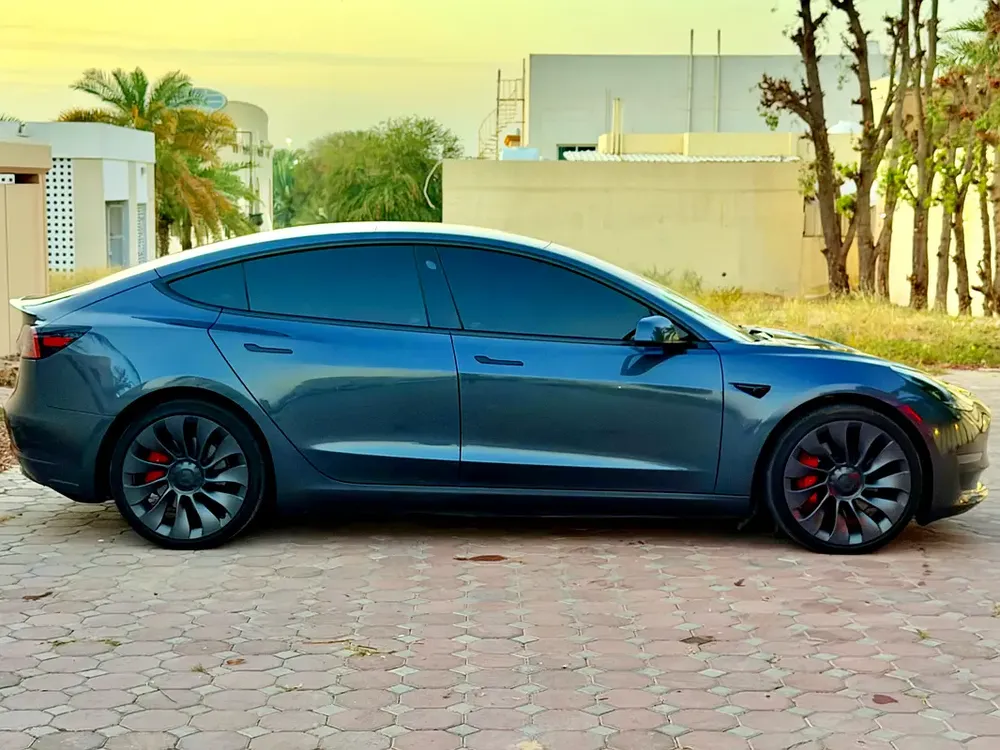2023 Tesla Model 3 Performance ( GCC ) - Image 6