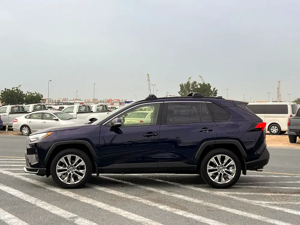 2019 Toyota Rav4 XLE Full Option 2.5L V4 - Rear Camera - Leather Seat - Sunroof - AWD 4x4 - Image 4