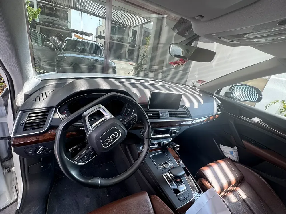 In Excellent Condition, Full Agency Service, Audi Q5 45 TFSI Quattro S Line 2020 | GCC Specs | - Image 4
