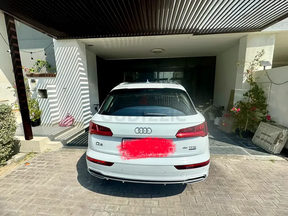 In Excellent Condition, Full Agency Service, Audi Q5 45 TFSI Quattro S Line 2020 | GCC Specs | - Image 6