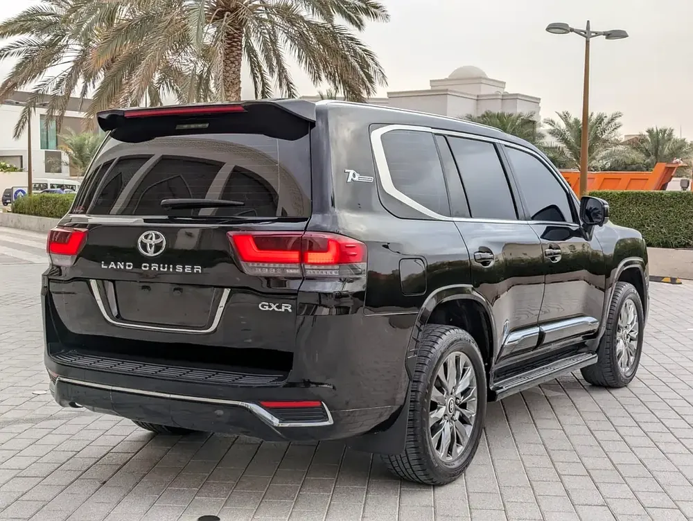 Toyota Land Cruiser GXR TOP 2015 Facelifted 2025 With Interior and Exterior - GCC Specs - - Image 15