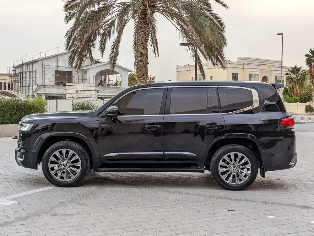 Toyota Land Cruiser GXR TOP 2015 Facelifted 2025 With Interior and Exterior - GCC Specs - - Image 17