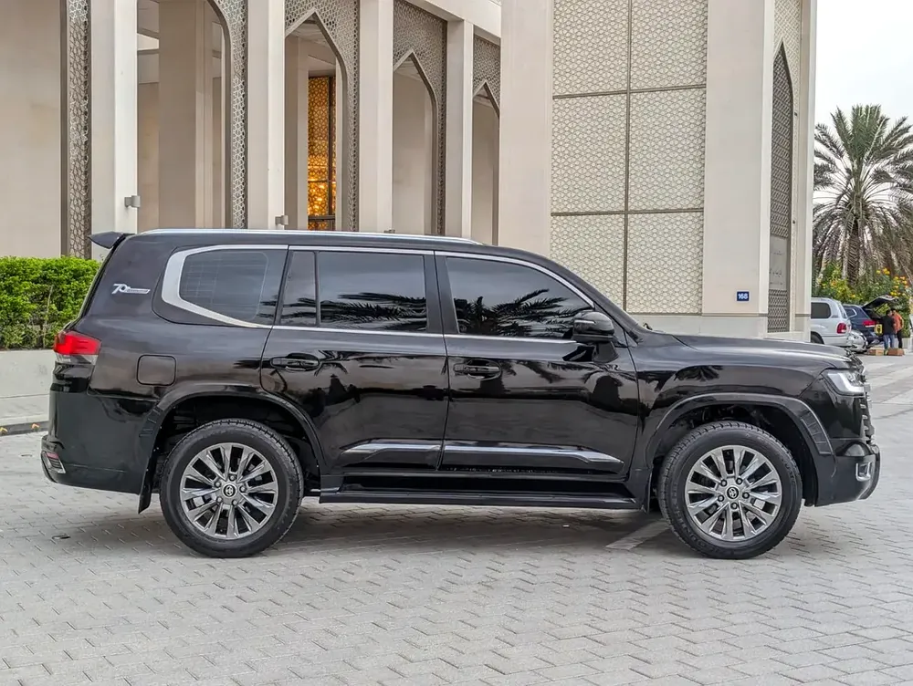Toyota Land Cruiser GXR TOP 2015 Facelifted 2025 With Interior and Exterior - GCC Specs - - Image 18