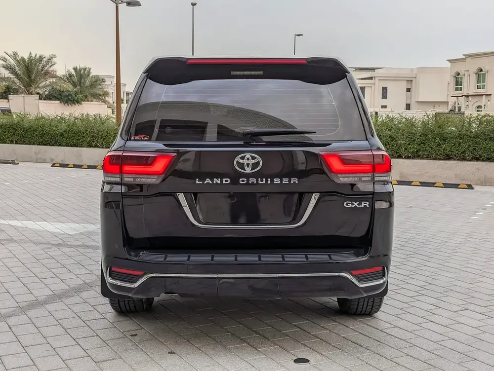 Toyota Land Cruiser GXR TOP 2015 Facelifted 2025 With Interior and Exterior - GCC Specs - - Image 19