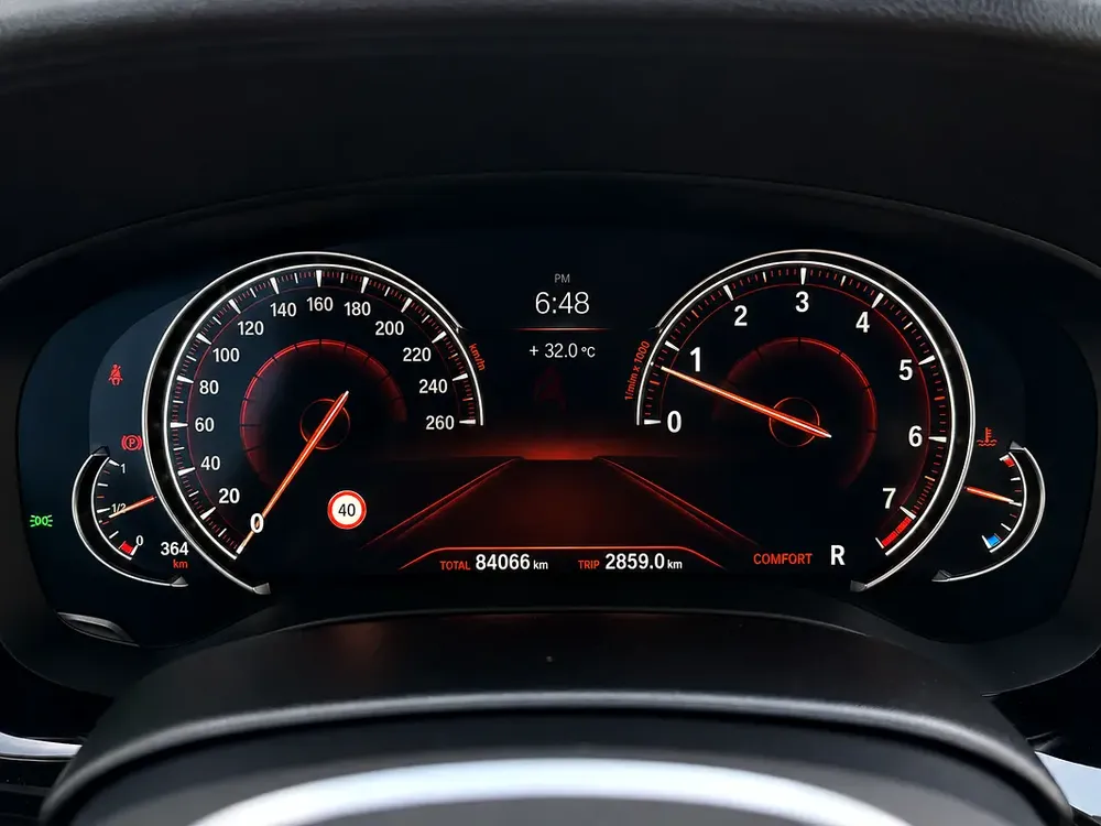 BMW 530i M Sport  GCC , only 84k no faults in car, 2018 model - Image 6