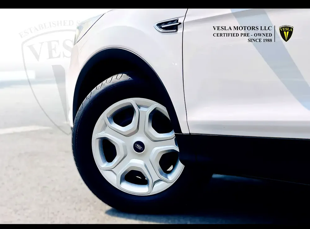 UNLIMITED MILEAGE WARRANTY / LEATHER SEATS + NAVIGATION + CAMERA + KEYLESS START + CRUISE CONTROL - Image 6