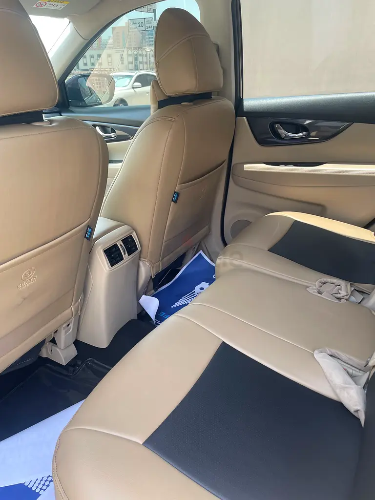Nissan X-Trail 2018 GCC Specs - Well Maintained Family SUV - Image 8