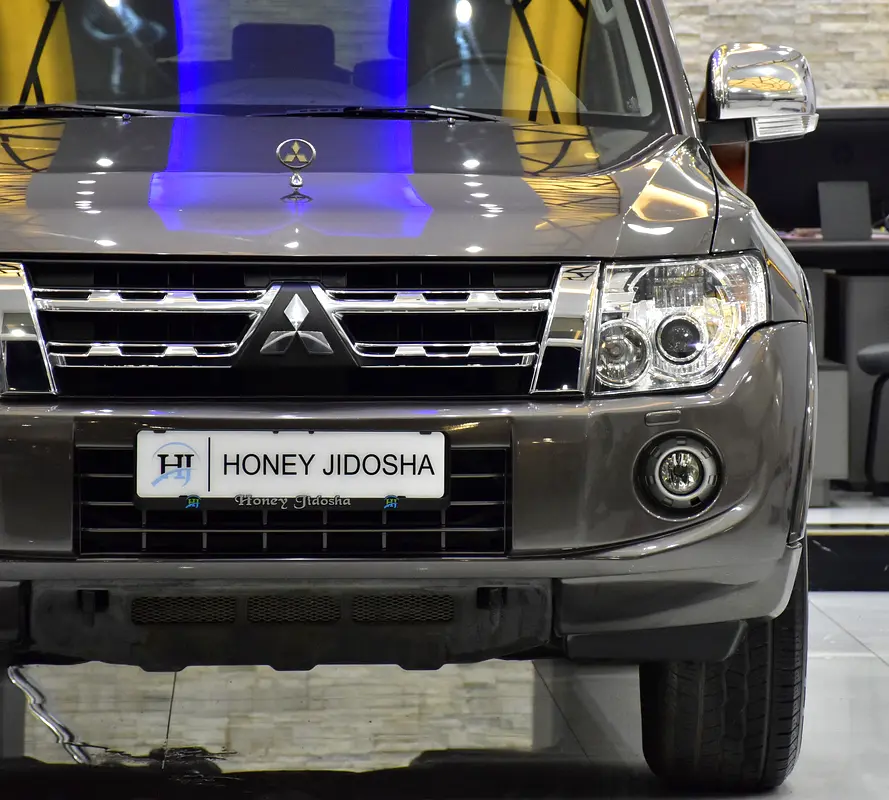 EXCELLENT DEAL for our Mitsubishi Pajero GLS 3 Doors ( 2014 Model ) in Brown Color GCC Specs - Image 4