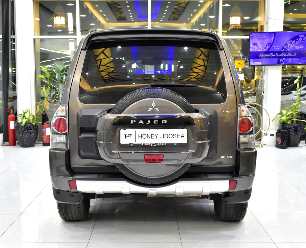 EXCELLENT DEAL for our Mitsubishi Pajero GLS 3 Doors ( 2014 Model ) in Brown Color GCC Specs - Image 5