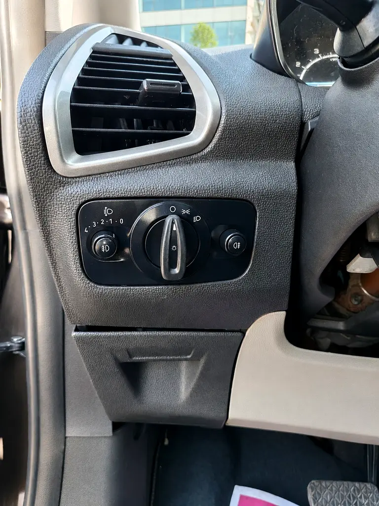 Ford Ecosport 2015 | GCC Specs | Well Maintained Compact SUV - Image 15