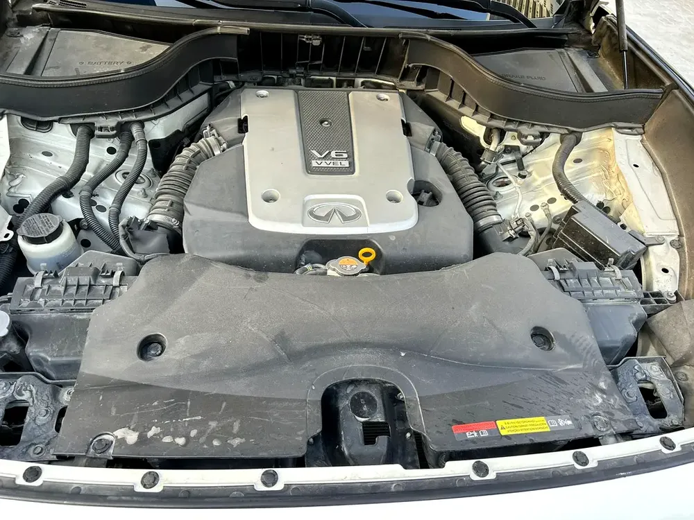 2020 Infiniti QX70 Low Mileage Single Owner GCC - Image 10