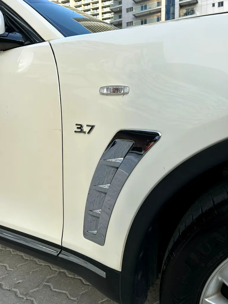 2020 Infiniti QX70 Low Mileage Single Owner GCC - Image 13