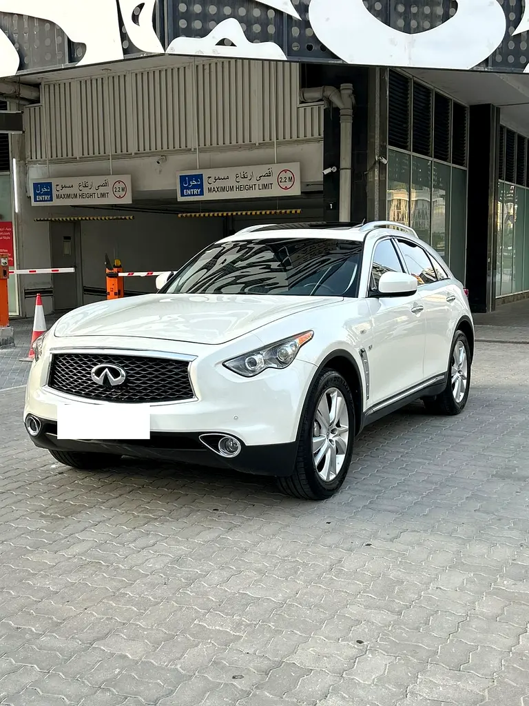 2020 Infiniti QX70 Low Mileage Single Owner GCC - Image 8
