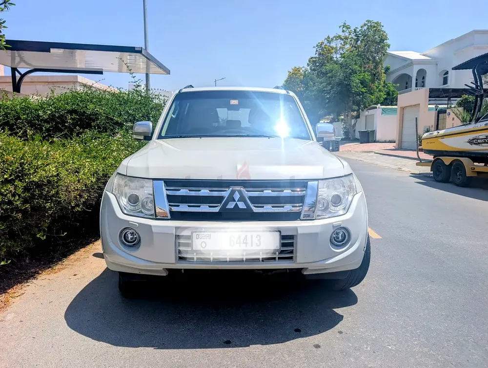 Mitsubishi Pajero GLS Top 5 Door 2014 | GCC Specs | Full Option - Image 5