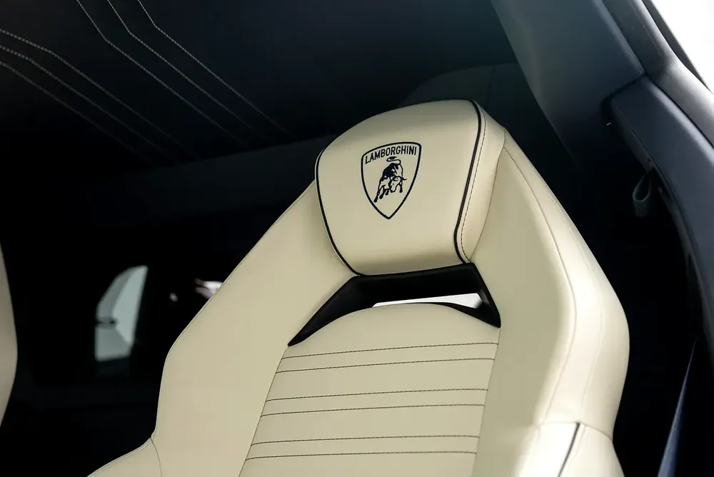 2024 LAMBORGHINI REVUELTO – FULL CARBON FIBER, STUNNING SPEC, MAIN DEALER WARRANTY  SERVICE - Image 13