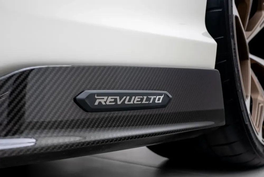 2024 LAMBORGHINI REVUELTO – FULL CARBON FIBER, STUNNING SPEC, MAIN DEALER WARRANTY  SERVICE - Image 17