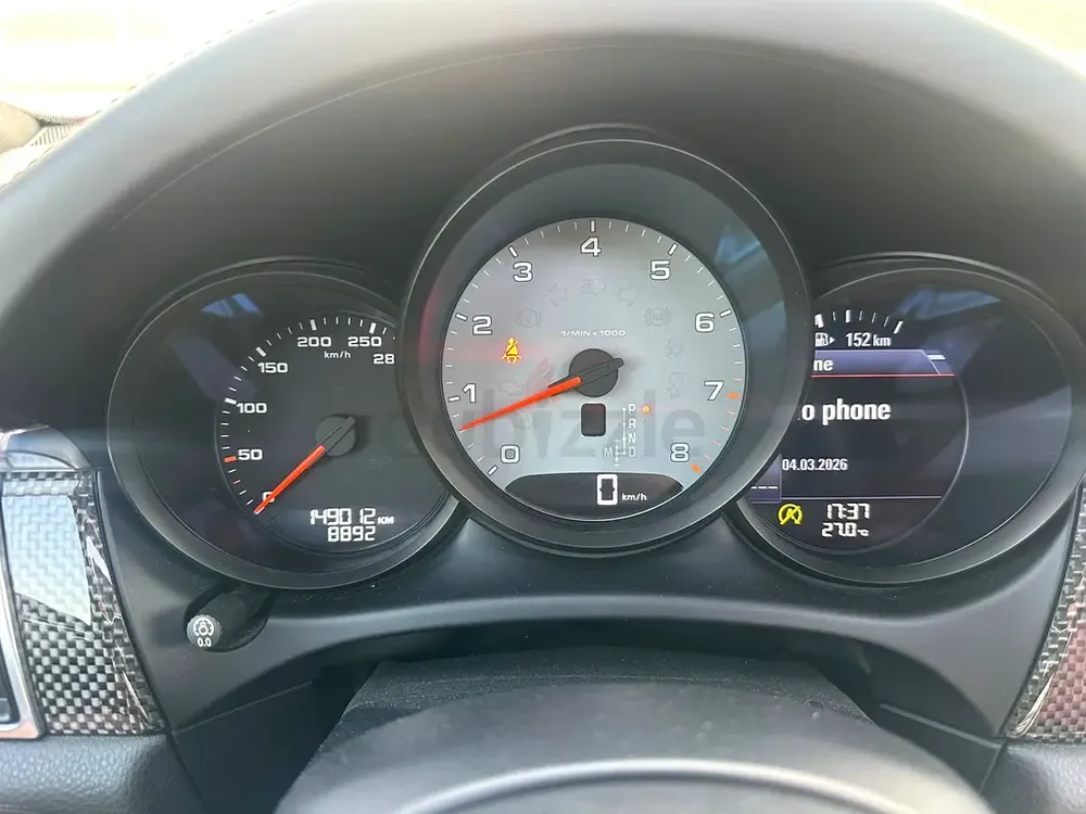 2017 Porsche Macan S 3.0 V6 GCC Specification Full Option Service History Meticulously Cared For - Image 13