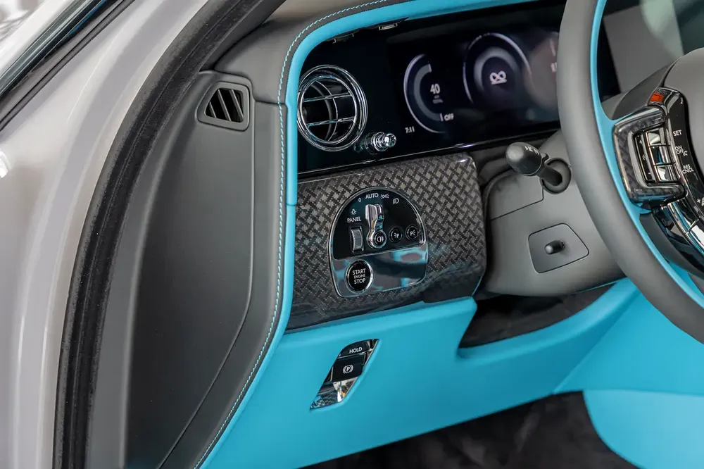 ROLLS ROYCE CULLINAN | BLACK BADGE | BESPOKE PREMIUM AUDIO  | DUALITY SEATS | European Specs | 2026 - Image 17