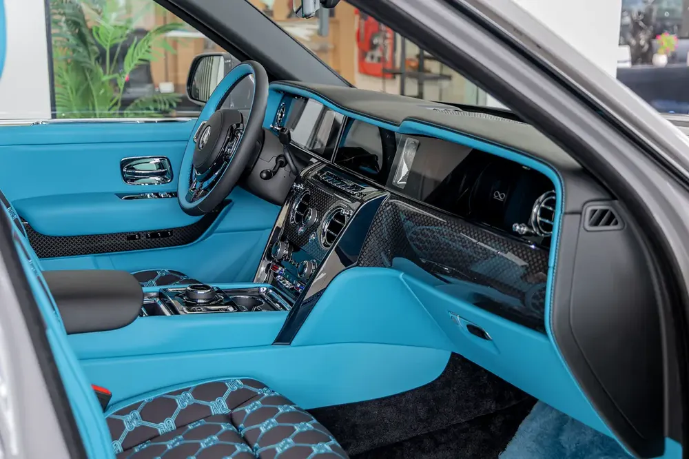 ROLLS ROYCE CULLINAN | BLACK BADGE | BESPOKE PREMIUM AUDIO  | DUALITY SEATS | European Specs | 2026 - Image 18