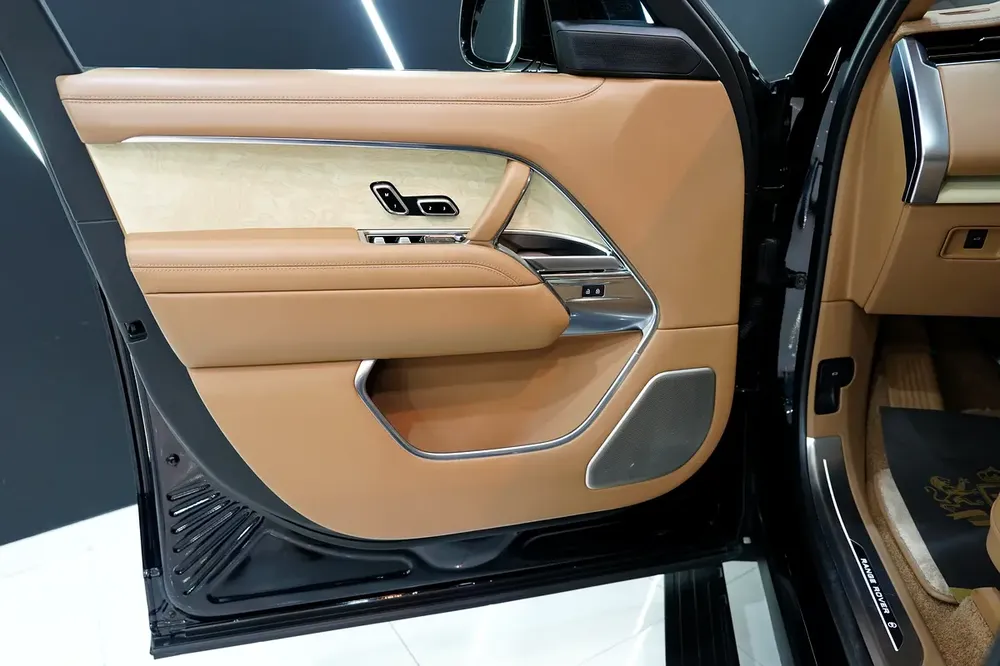 2023 Vogue SV LWB, Two-Tone Interior, Executive Rear Seat w/ Entertainment, Al Tayer Warr + Serv!! - Image 16