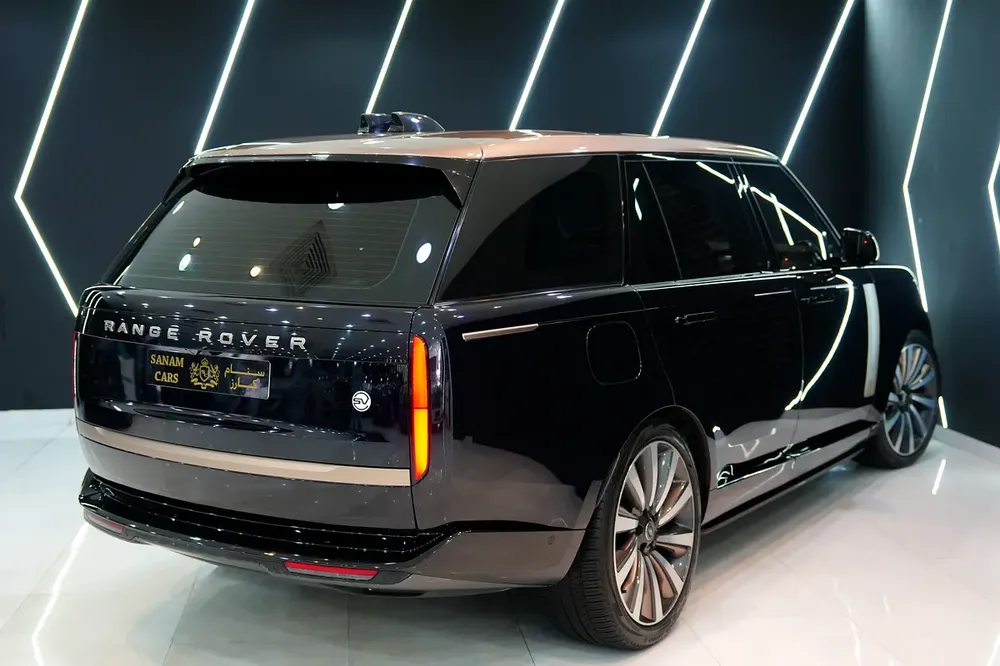 2023 Vogue SV LWB, Two-Tone Interior, Executive Rear Seat w/ Entertainment, Al Tayer Warr + Serv!! - Image 17