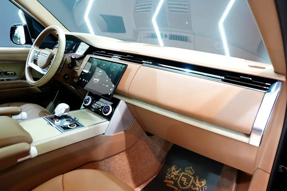 2023 Vogue SV LWB, Two-Tone Interior, Executive Rear Seat w/ Entertainment, Al Tayer Warr + Serv!! - Image 7