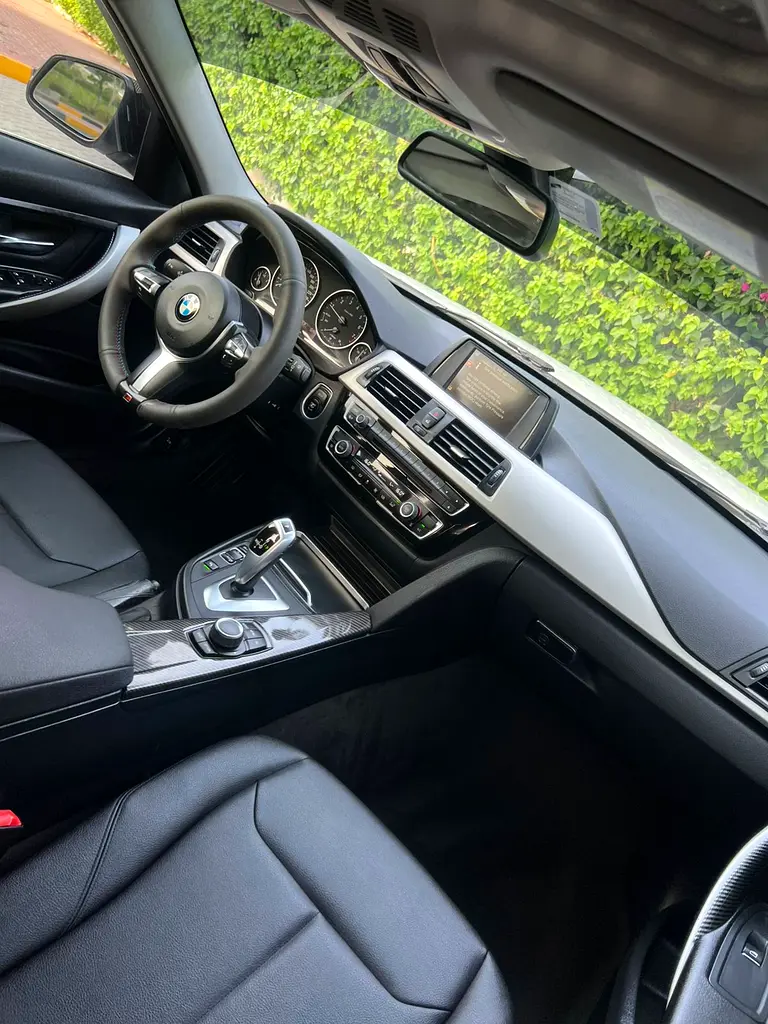🔥AED 914 EMI • 2017 BMW 320i Modern-Line GCC Specs • 2.0L 4CYL • Immaculate Condition!🔥 - Image 11