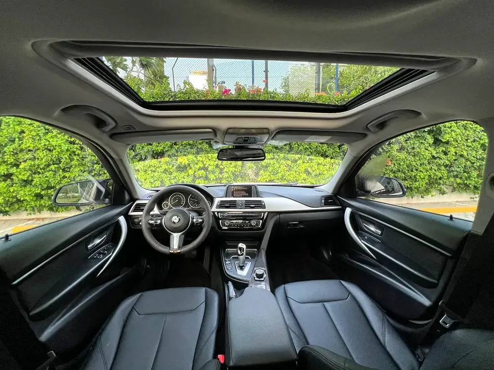 🔥AED 914 EMI • 2017 BMW 320i Modern-Line GCC Specs • 2.0L 4CYL • Immaculate Condition!🔥 - Image 13