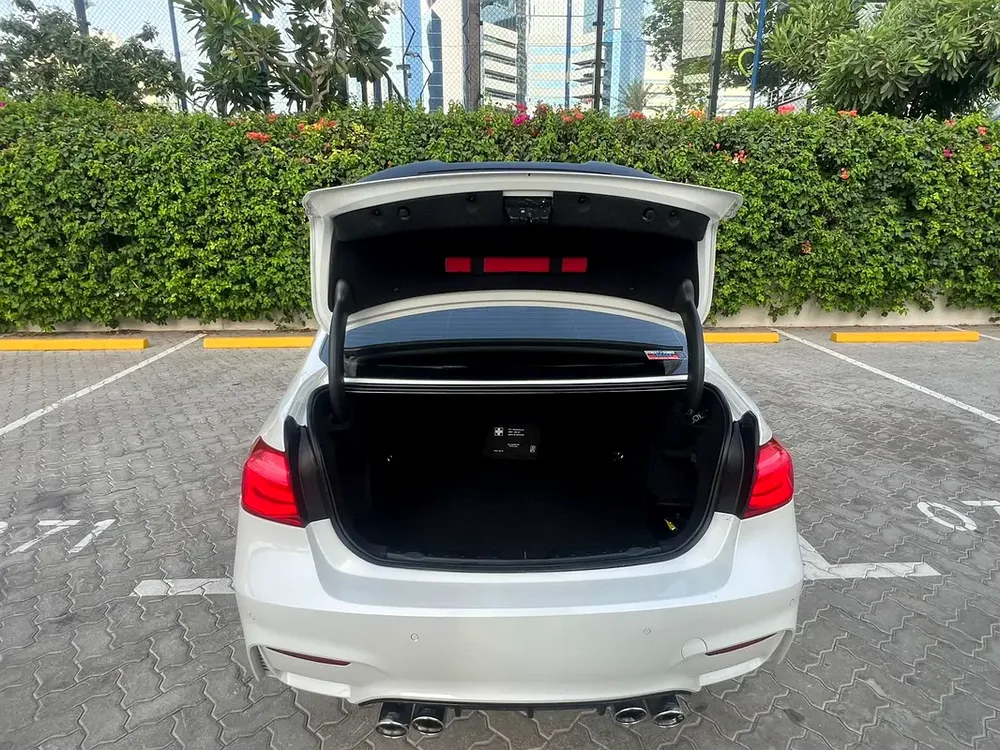 🔥AED 914 EMI • 2017 BMW 320i Modern-Line GCC Specs • 2.0L 4CYL • Immaculate Condition!🔥 - Image 17