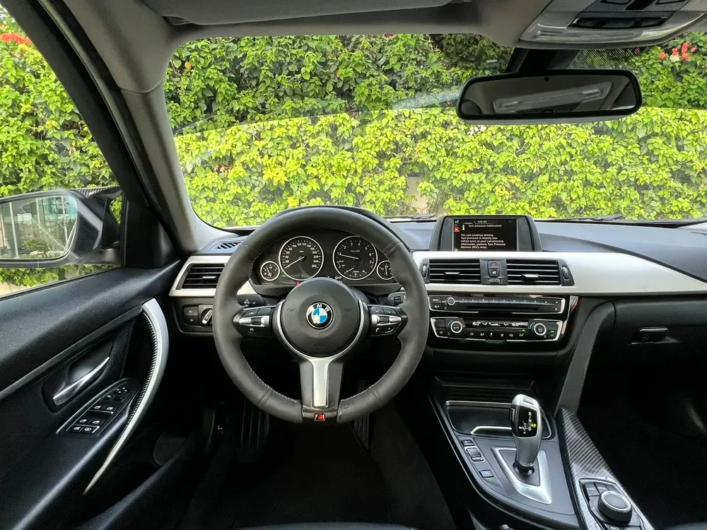 🔥AED 914 EMI • 2017 BMW 320i Modern-Line GCC Specs • 2.0L 4CYL • Immaculate Condition!🔥 - Image 9