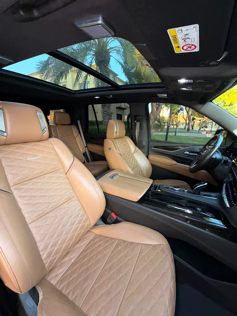 2022 Cadillac Escalade Sport Platinum | GCC Specs | Low Mileage - Image 13