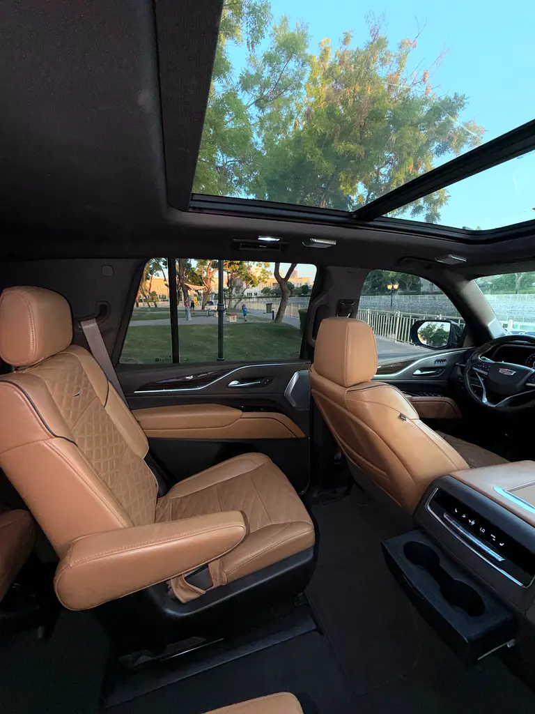 2022 Cadillac Escalade Sport Platinum | GCC Specs | Low Mileage - Image 15