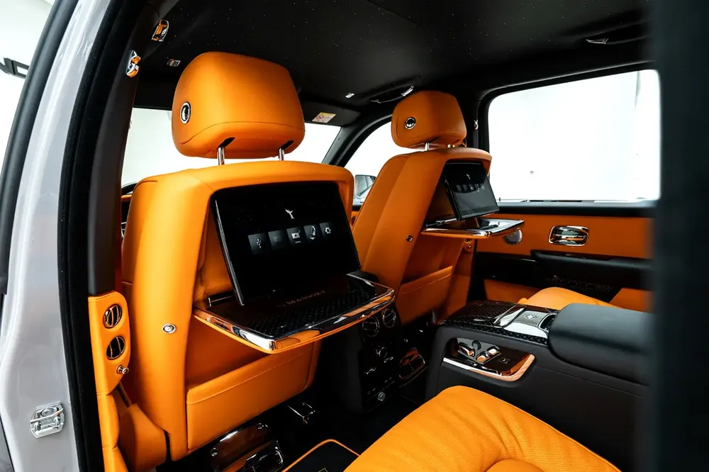 2026 ROLLS ROYCE CULLINAN BY MANSORY | GCC | WARRANTY & SERVICE | FULL CARBON - Image 16