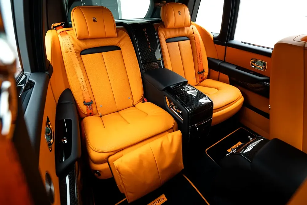 2026 ROLLS ROYCE CULLINAN BY MANSORY | GCC | WARRANTY & SERVICE | FULL CARBON - Image 17