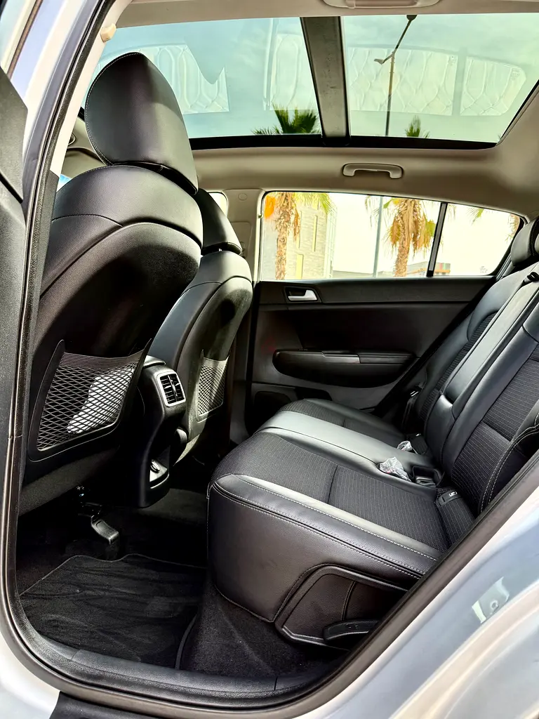 Kia Sportage 2019 model GDI AWD GCC Specs Full Options Full service History - Image 8