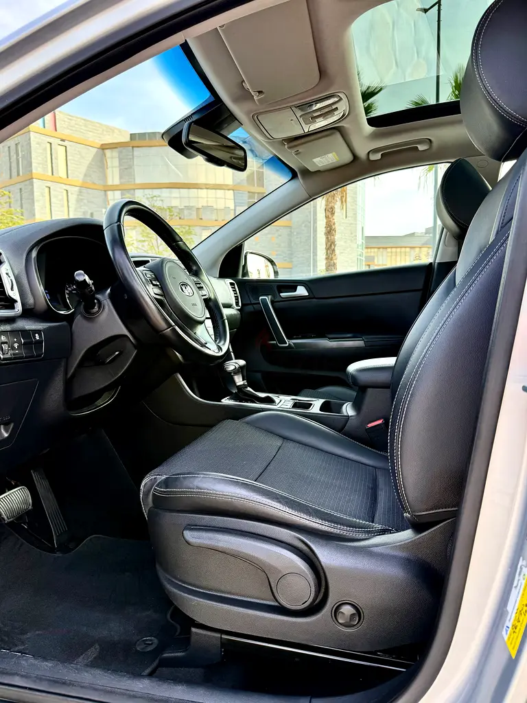 Kia Sportage 2019 model GDI AWD GCC Specs Full Options Full service History - Image 9