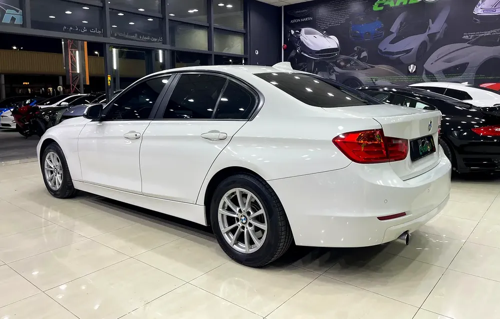 BMW 320i GCC FULL SERVICE HISTORY - Image 8