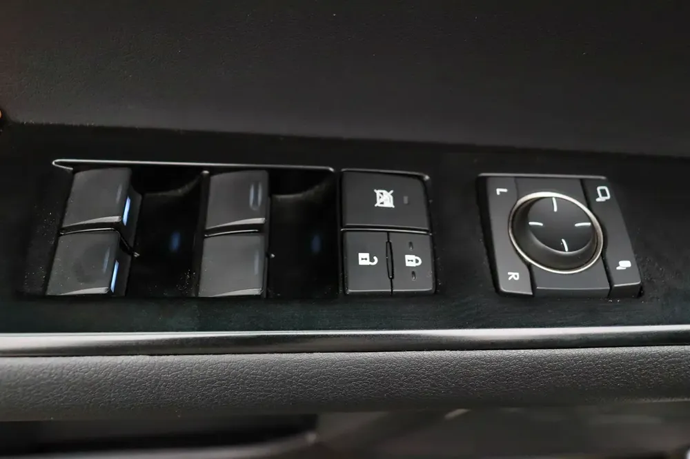 **Special offer** 2023 UX SUV P 2.0L CVT Premier - Image 18