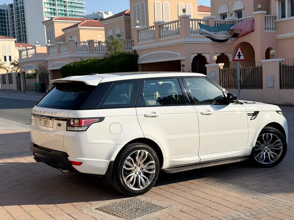 Range Rover Sport Dynamic V6 White 2015 In Excellent Condition - Image 4