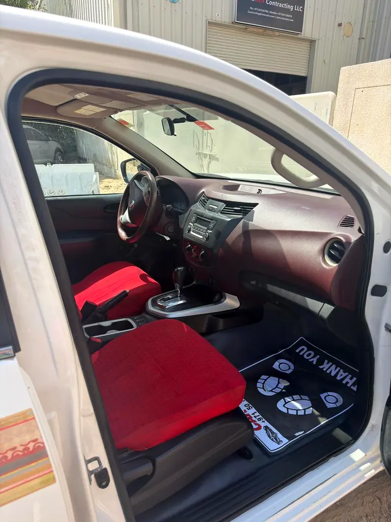 Nissan Navara 2019 GCC Specs - Well Maintained - Image 6
