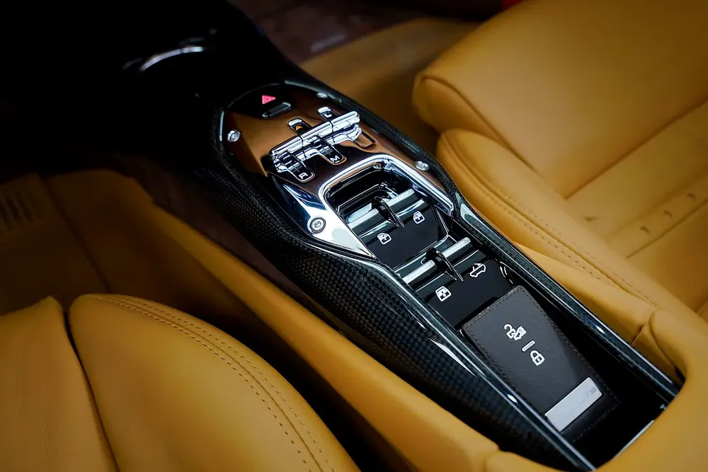 2026 FERRARI 296 GTS / GCC / WARRANTY AND SERVICE CONTRACT - Image 10
