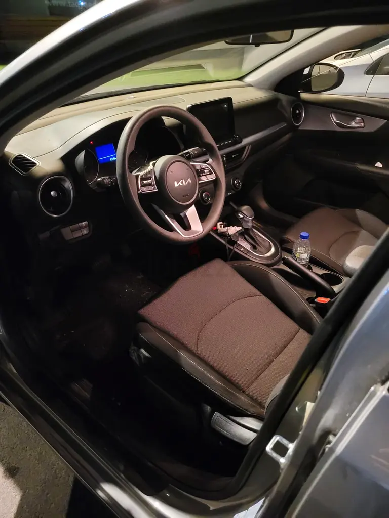 Kia Cerato model 2022 - Image 8