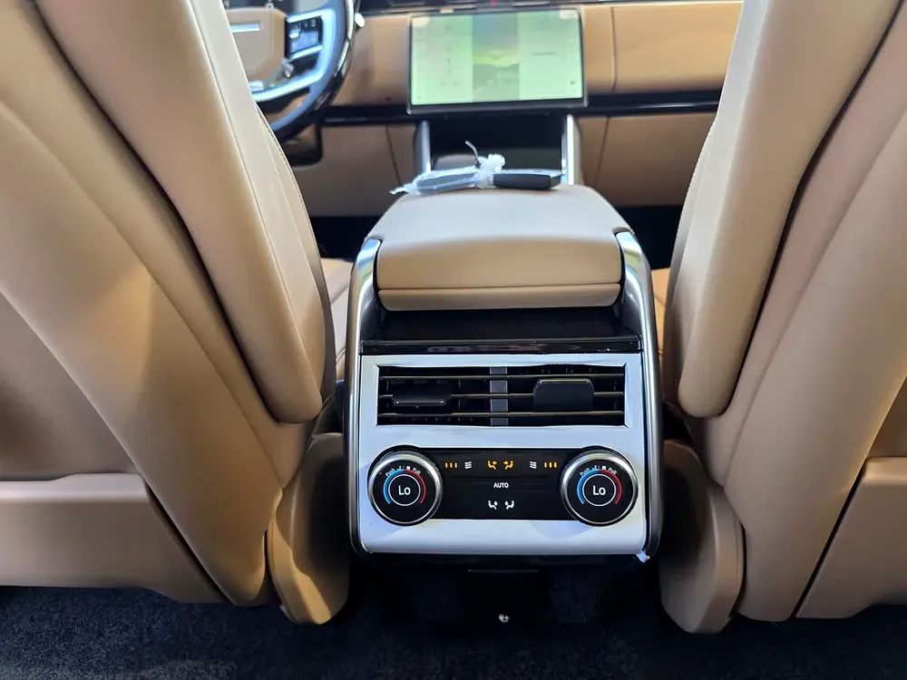 Land Rover Range Rover Autobiography 2026 - GCC Specs - Brand New - Image 12