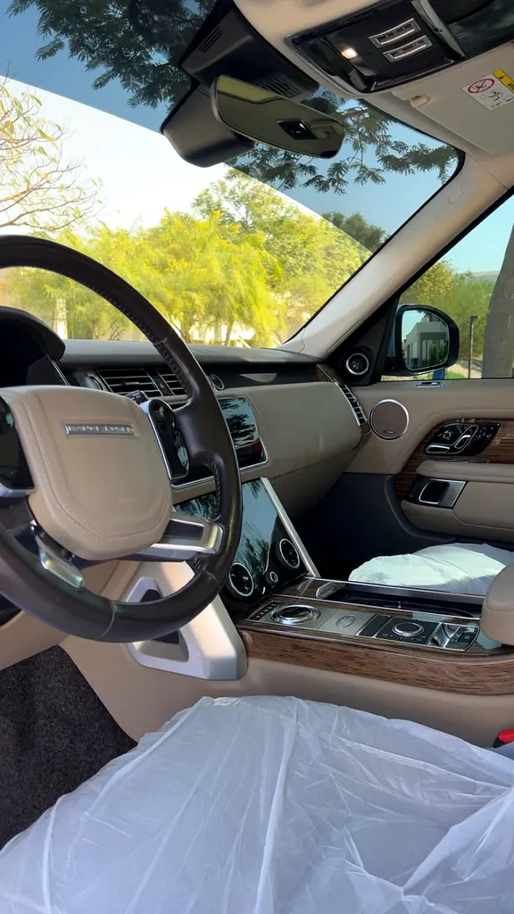 Pristine Land Rover Range Rover Vogue HSE 2019 | GCC Specs - Image 8