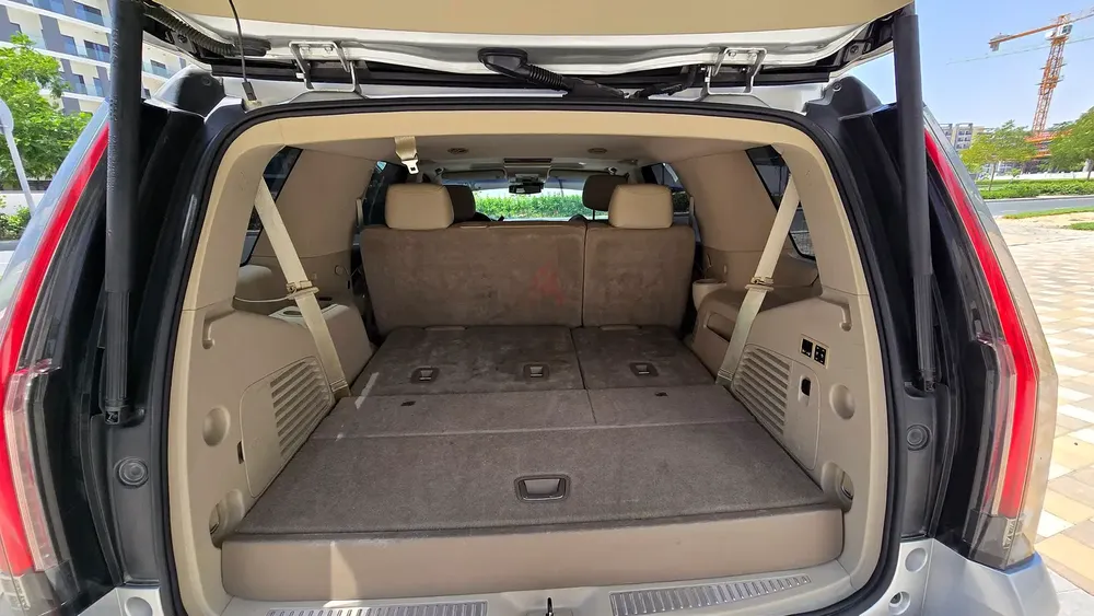 2015 Cadillac Escalade Platinum | GCC Specs | Top of the Range - Image 11