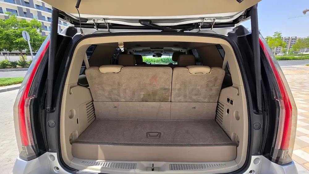 2015 Cadillac Escalade Platinum | GCC Specs | Top of the Range - Image 12