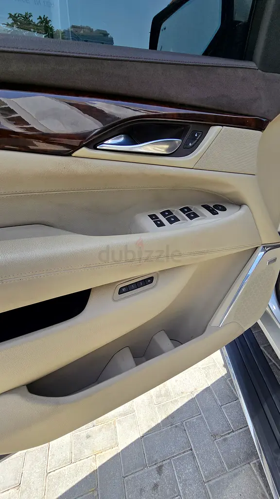 2015 Cadillac Escalade Platinum | GCC Specs | Top of the Range - Image 15