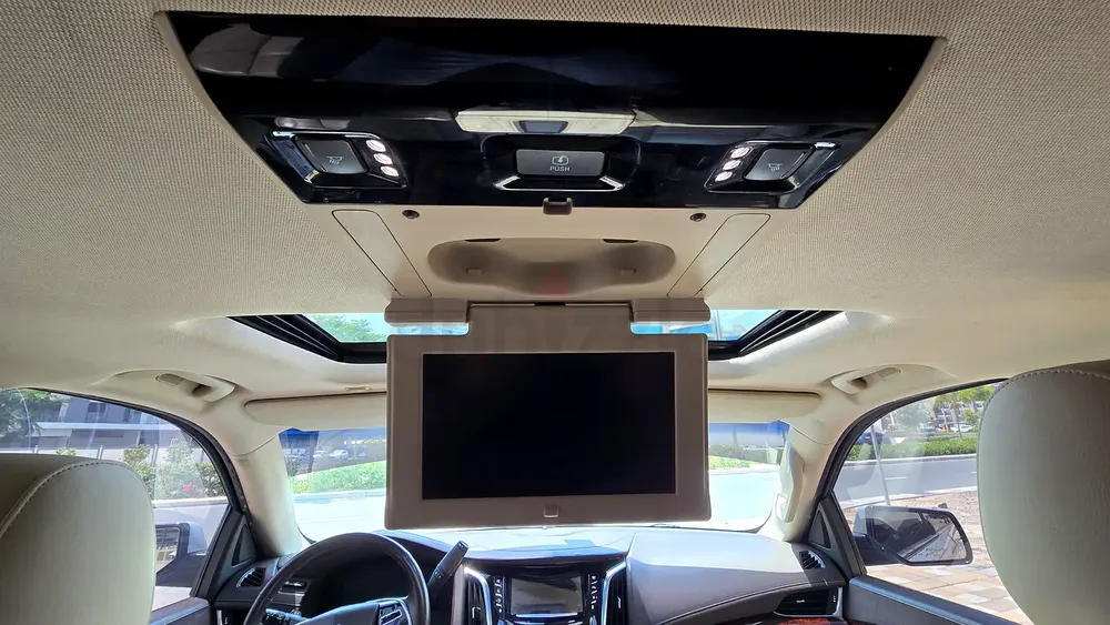 2015 Cadillac Escalade Platinum | GCC Specs | Top of the Range - Image 7